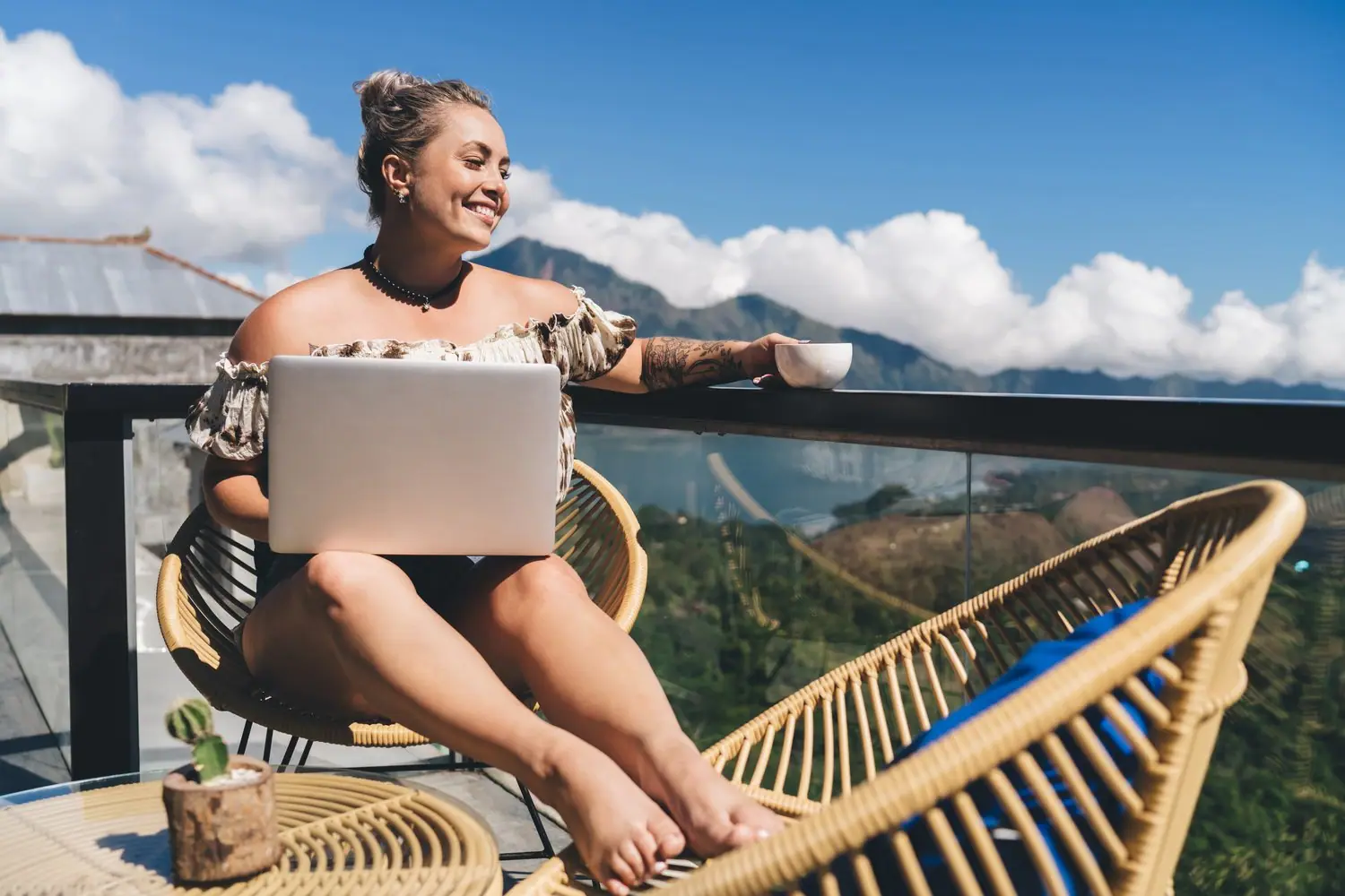 Digital nomad: Jak pracować zdalnie i podróżować