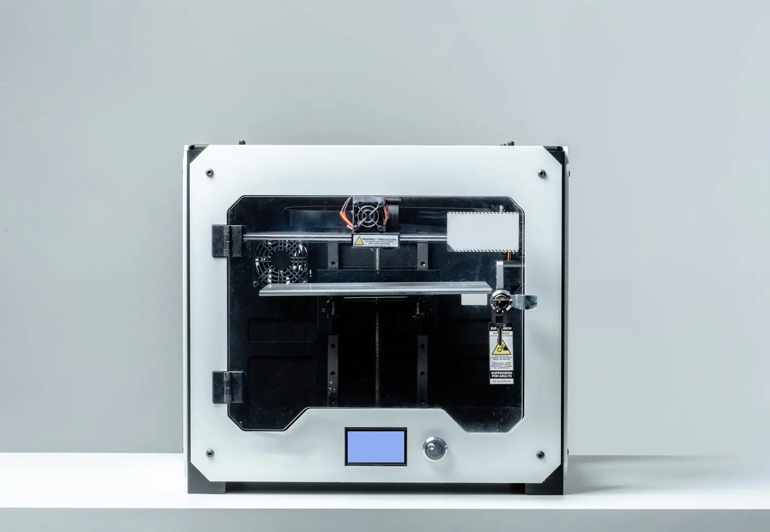 Druk 3D w domu: Jak wybrać pierwszą drukarkę 3D do własnych projektów?
