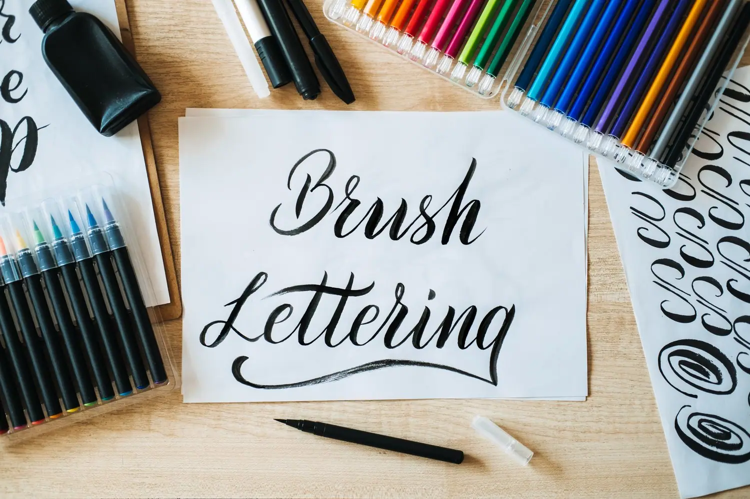 Kaligrafią brushpen: Jak zacząć pisać pędzlem krok po kroku?